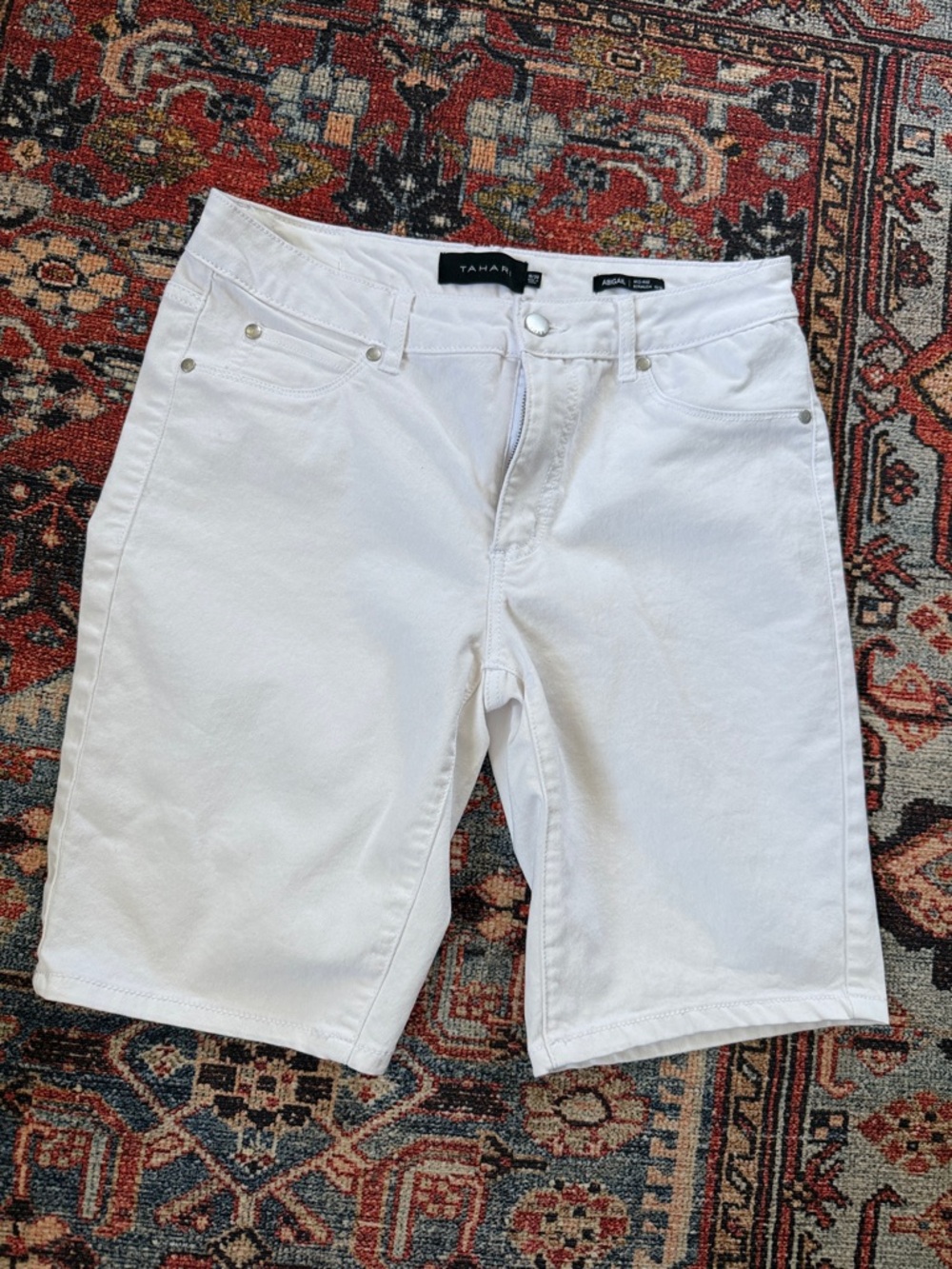 Tahari women's size 10  White Denim Bermuda Jean Shorts